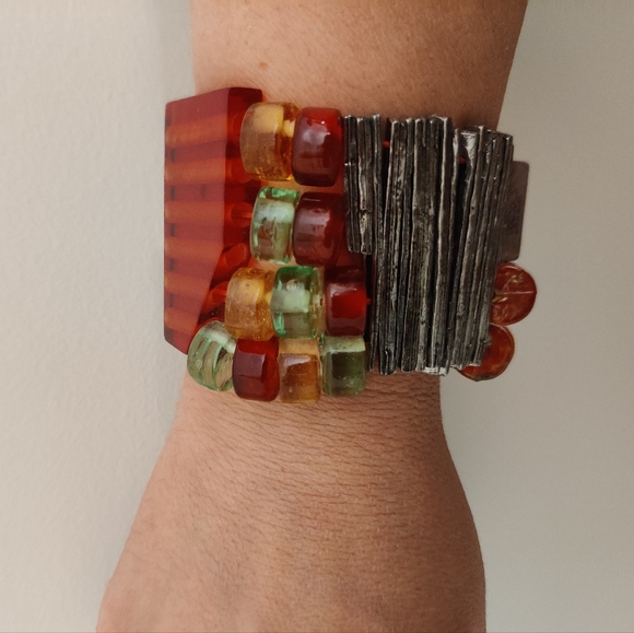 Gorgeous Anne Marie Chagnon Statement Bracelet - Picture 11 of 14